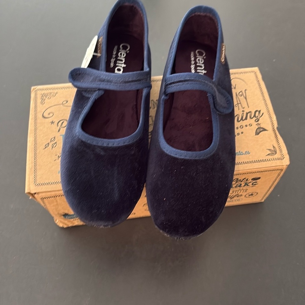 Cienta kid shoes